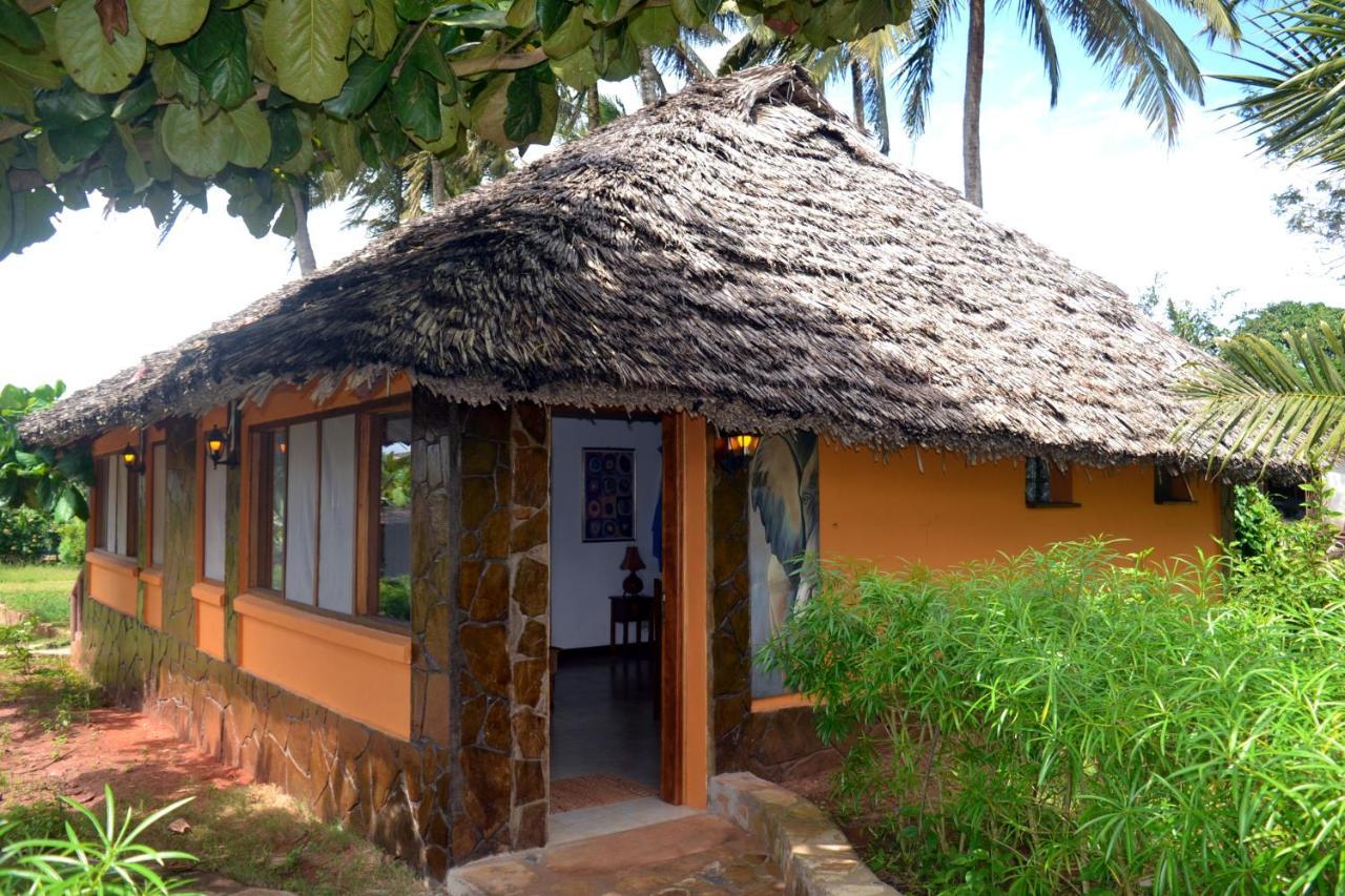 Shimba Hills Green Safari Lodge Kwale Exteriör bild
