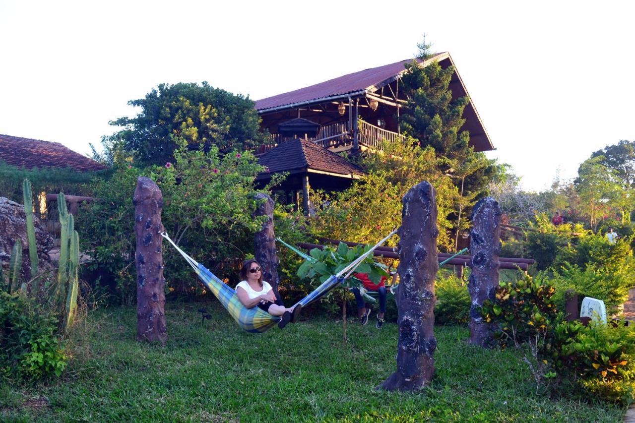 Shimba Hills Green Safari Lodge Kwale Exteriör bild