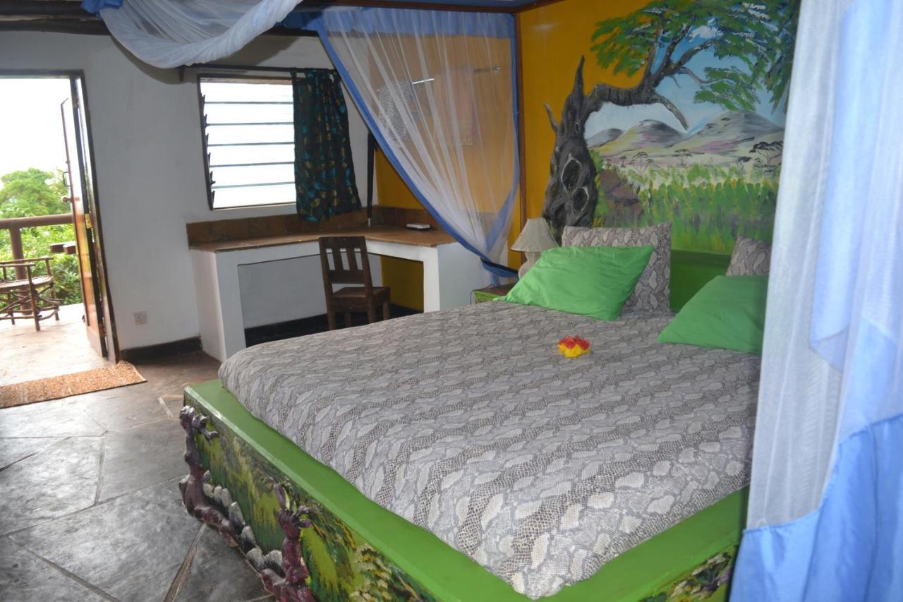 Shimba Hills Green Safari Lodge Kwale Exteriör bild
