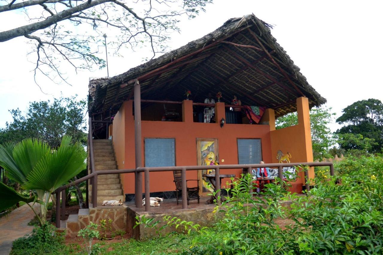 Shimba Hills Green Safari Lodge Kwale Exteriör bild