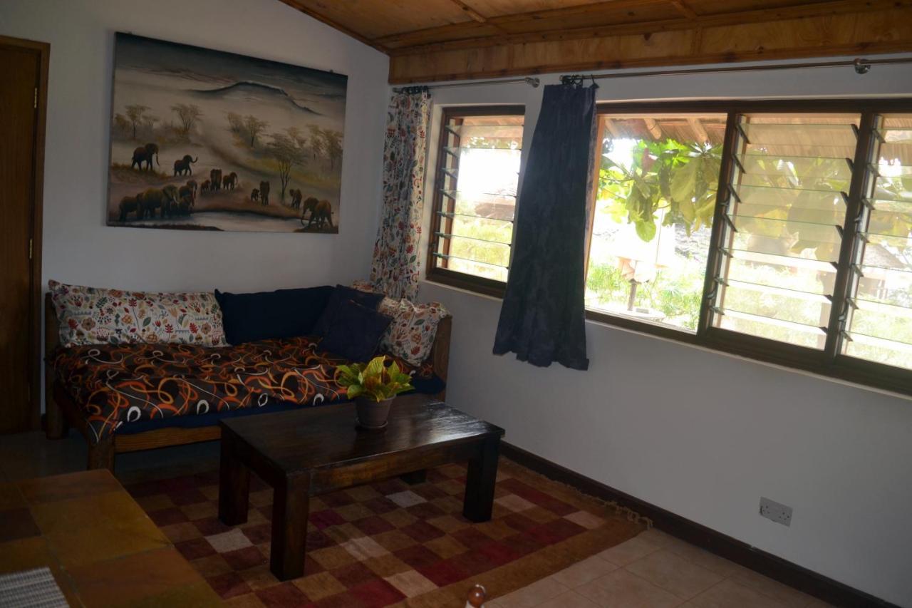 Shimba Hills Green Safari Lodge Kwale Exteriör bild