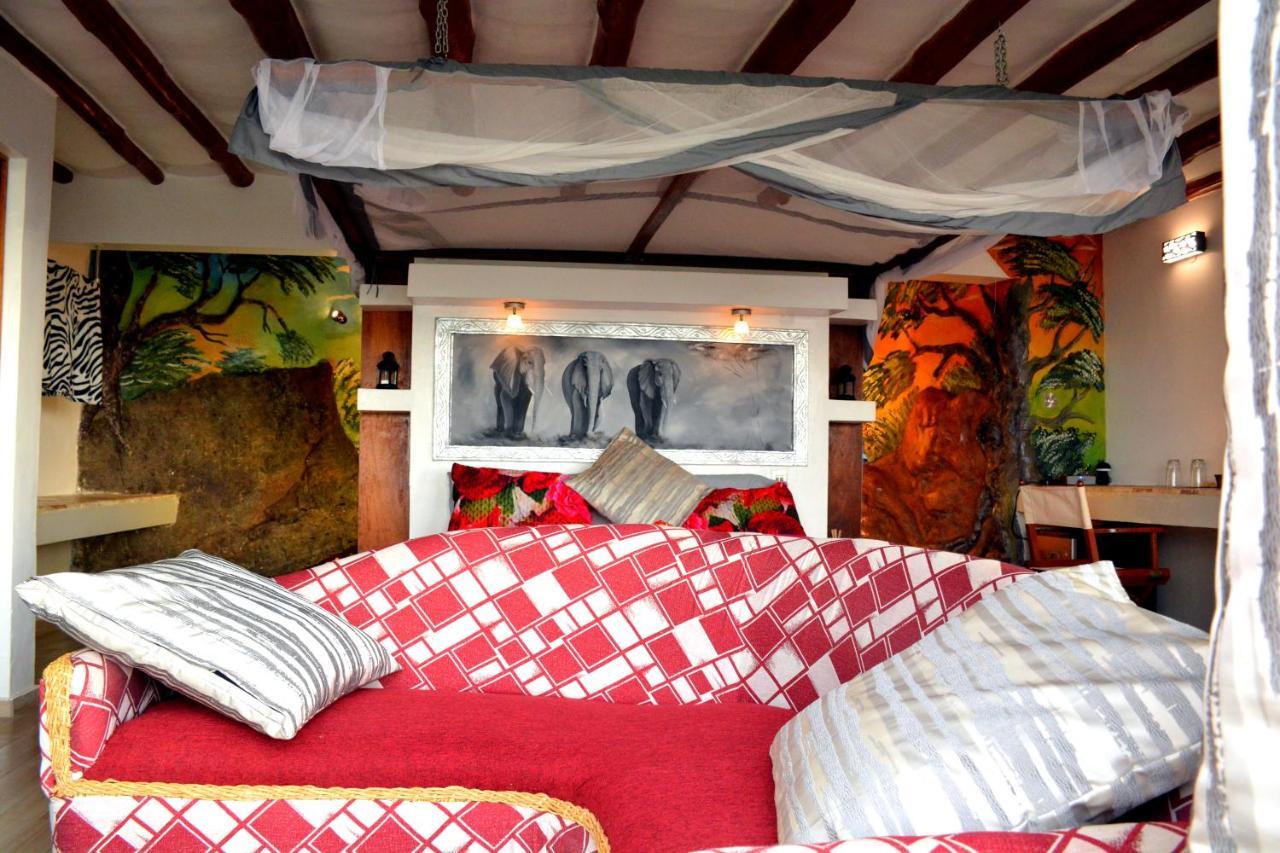 Shimba Hills Green Safari Lodge Kwale Exteriör bild
