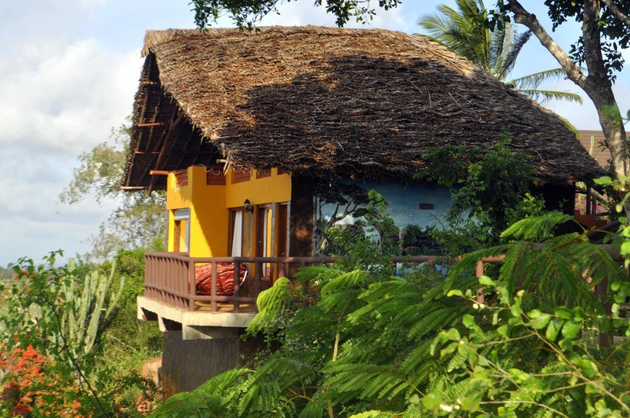 Shimba Hills Green Safari Lodge Kwale Exteriör bild
